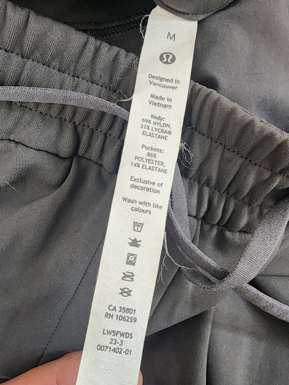 Lululemon Tapered-Leg Mid-Rise Pant Luxtreme black size large - Picture 6 of 7